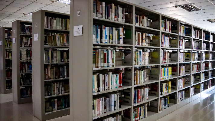 图书馆书柜